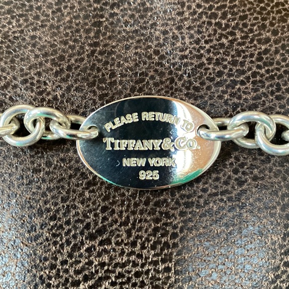 Tiffany & Co. Jewelry - Return to Tiffany oval bracelet